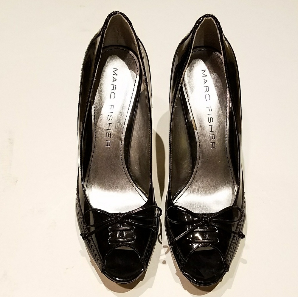 Marc Fisher Glossy Leather Open Toe High Heel 8M